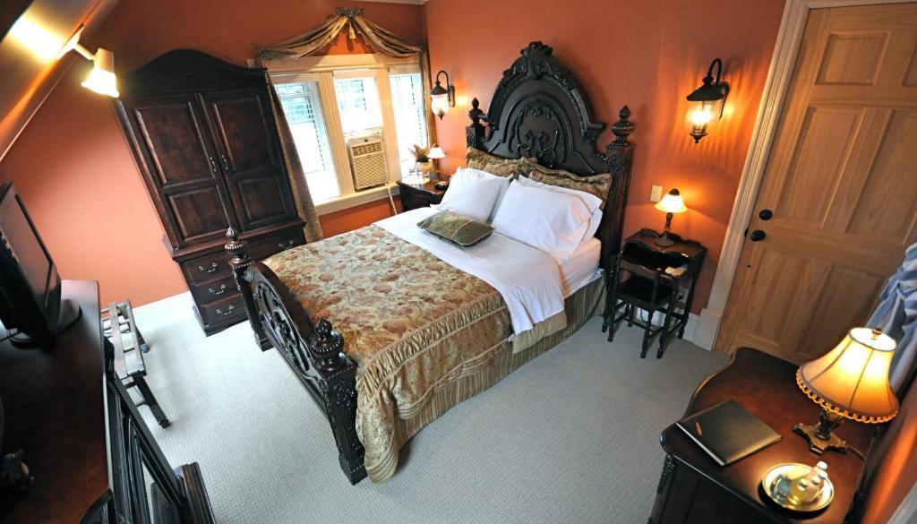 Creighton Manor Inn Bed & Breakfast Орилия Стая снимка
